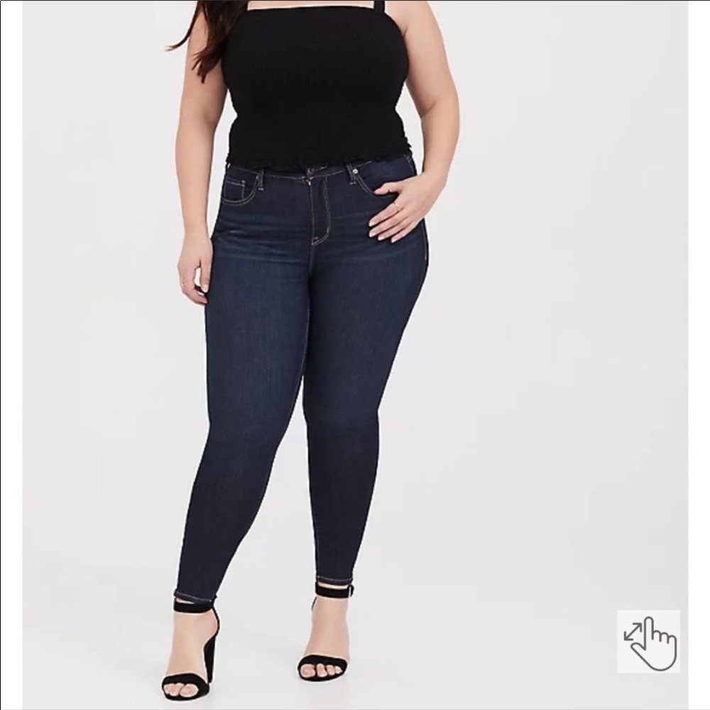 NWT - Torrid 0/12 - Black Smocked Challis Cropped Cami - Picture 2 of 10